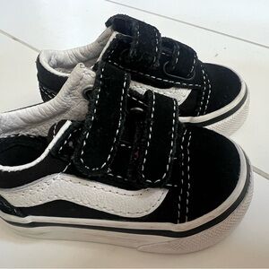 Baby Black and White vans